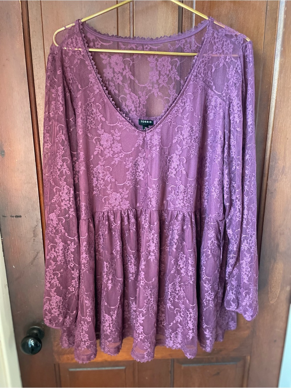 Torrid women's 4XL long sleeve purple lace top NWT